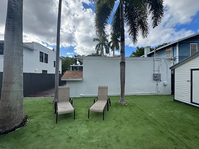 801 NW 14th Ct — Photo 15