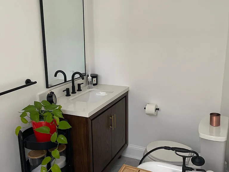 2204 E Pratt St #4 — Photo 9