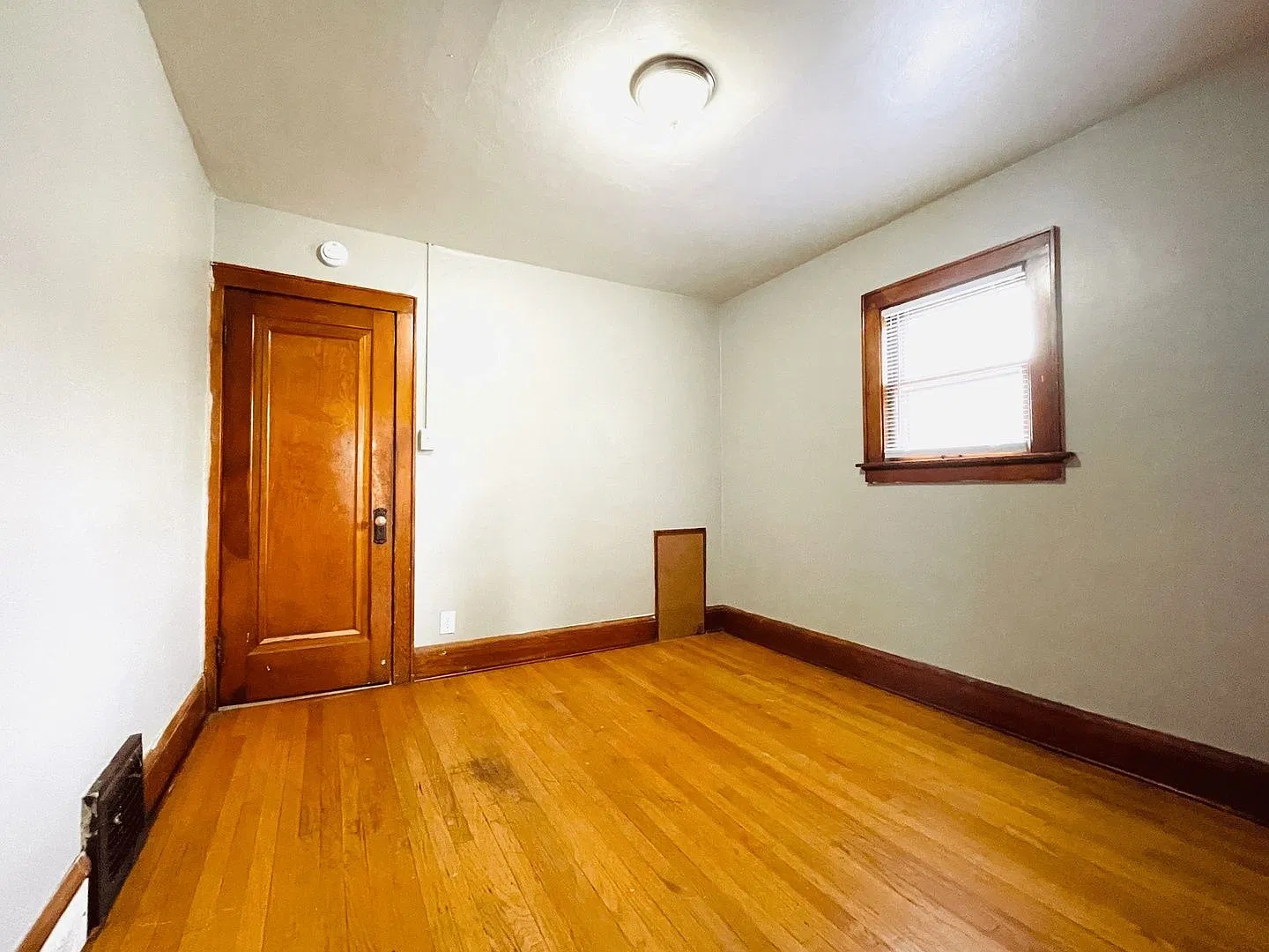 2 bed, 1.0 bath, 1130 sqft, $1,098 — Photo 3