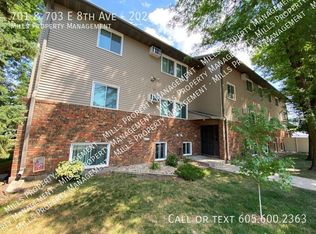 701 & 703 E 8th Ave #202, Mitchell, SD 57301