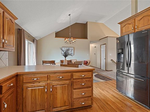 5th image of 1809 NW Hedgewood Dr
