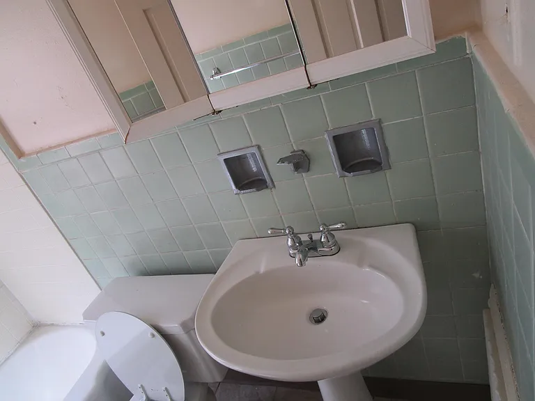 5818 Elmer St #1 — Photo 8