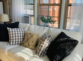 114 N Spring St #7, Elgin, IL 60120