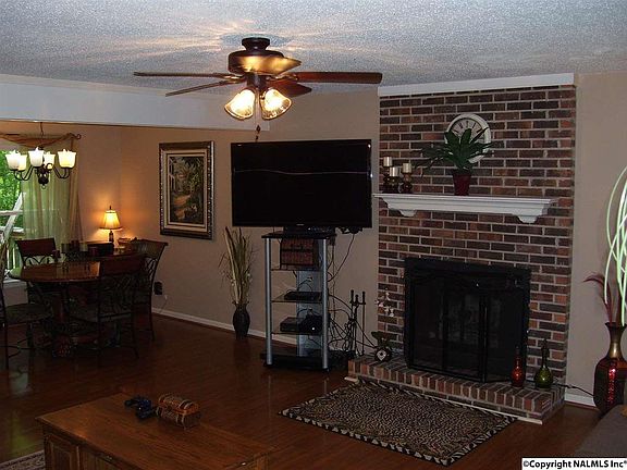 3rd image of 701 Captiva Ct SE