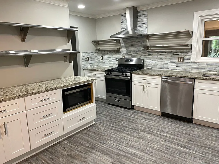 2565 Woodacres Rd NE — Photo 18