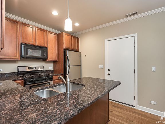 3rd image of 3709 N Kenneth Ave Unit 117