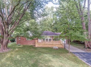 20 Pleasant Ln, Fairview Heights, IL 62208