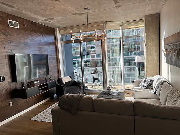 3rd image of 600 12th Ave S APT 822