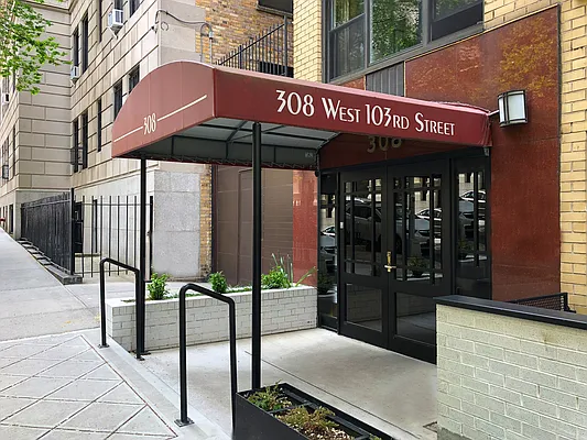 Sold by Compass | media 18