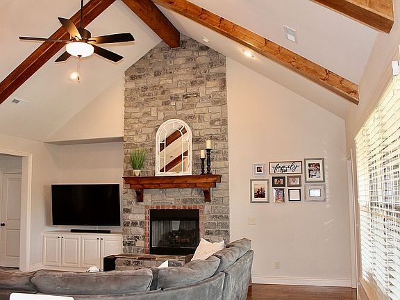 5th image of 4202 SW Banbury Dr