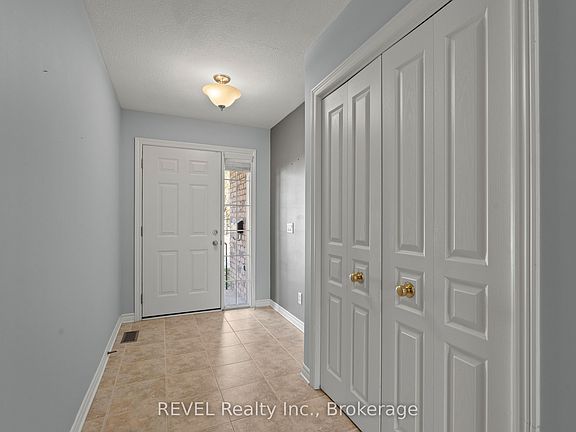 3rd image of 605 Welland Ave #3