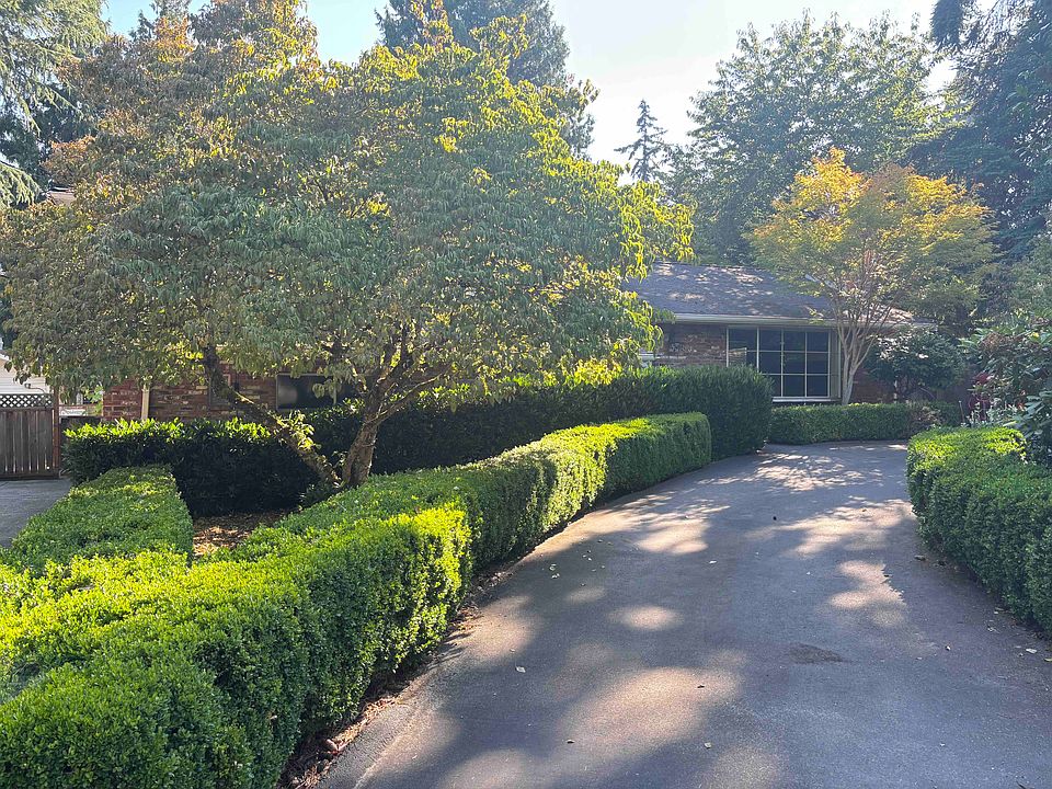 1st image of 810 19th Ln W