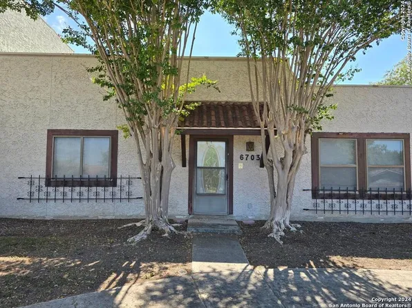6703 Crown Rdg, San Antonio, TX 78250