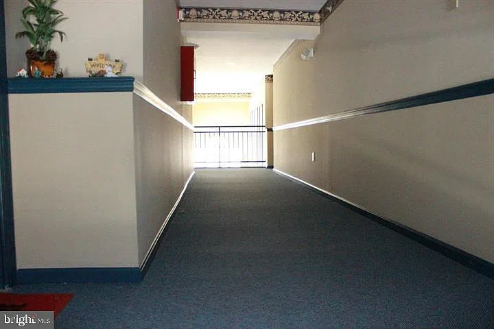 2 bed, 1038 sqft, $2,100 — Photo 3