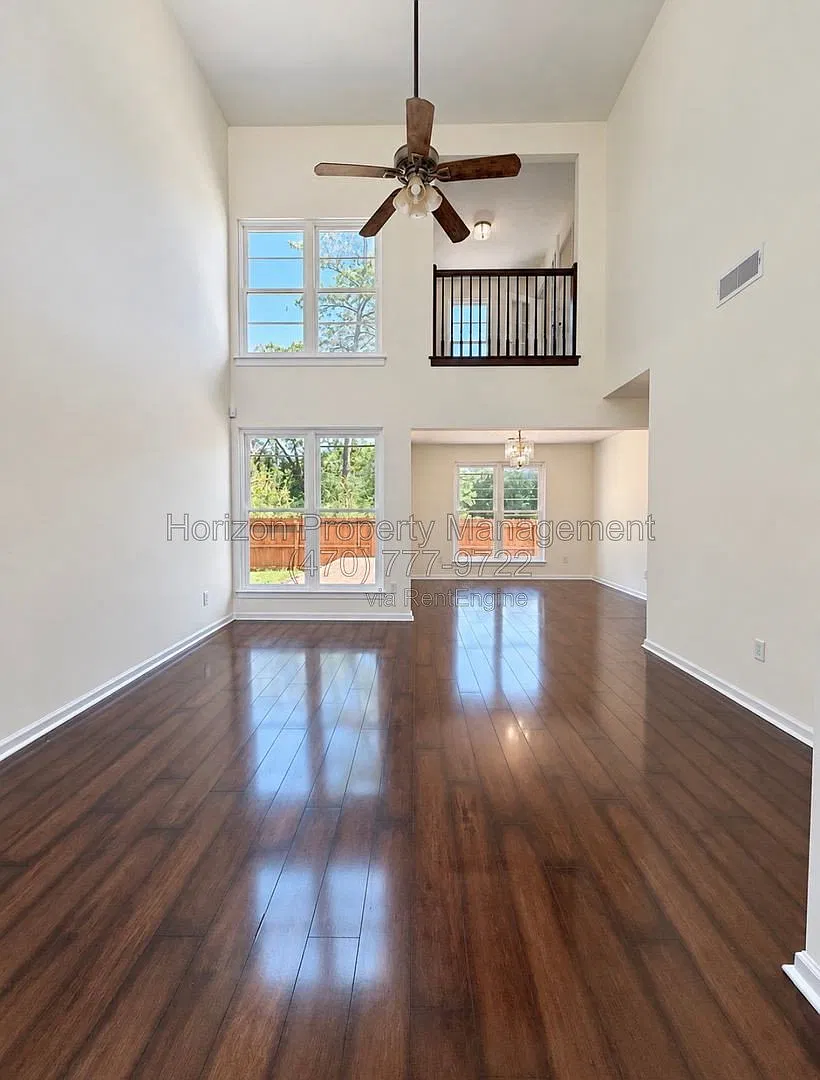 3 bed, 2.5 bath, 2057 sqft, $2,750 — Photo 2