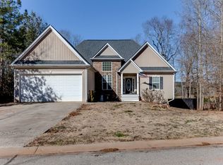 129 Natures Pointe Trl, Carrollton, GA 30117