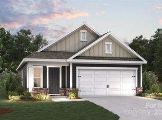 1453 Avila St, Hickory, NC 28602