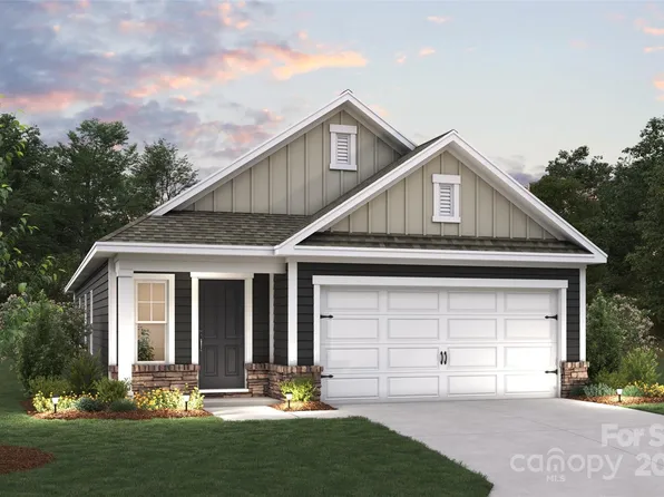 1453 Avila St, Hickory, NC 28602