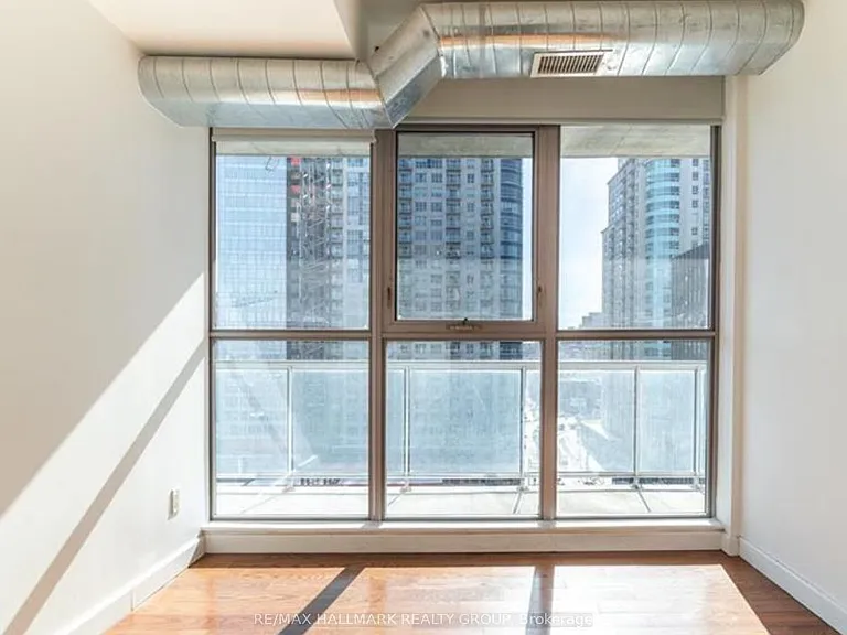 179 George St #1006 — Photo 13