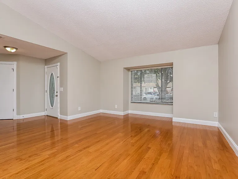 3737 Valencia Grove Ln — Photo 4