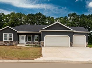 57628 Amber Valley Dr, Elkhart, IN 46517
