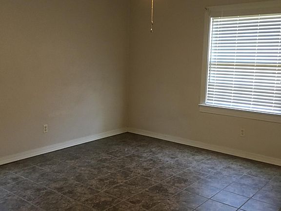 3rd image of 707 Merrick St