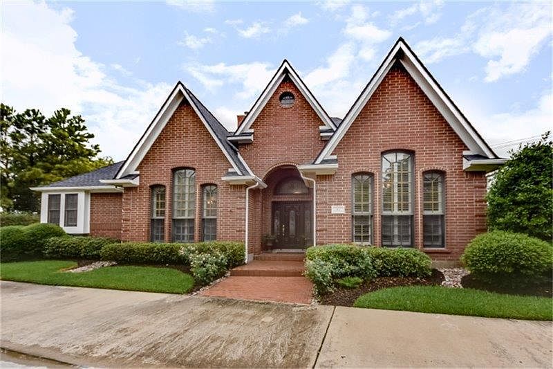 1st image of 23 Heritage Oak Ct