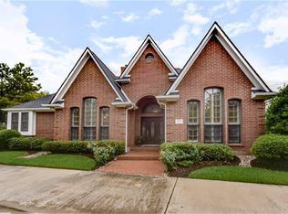23 Heritage Oak Ct, Lake Jackson, TX 77566
