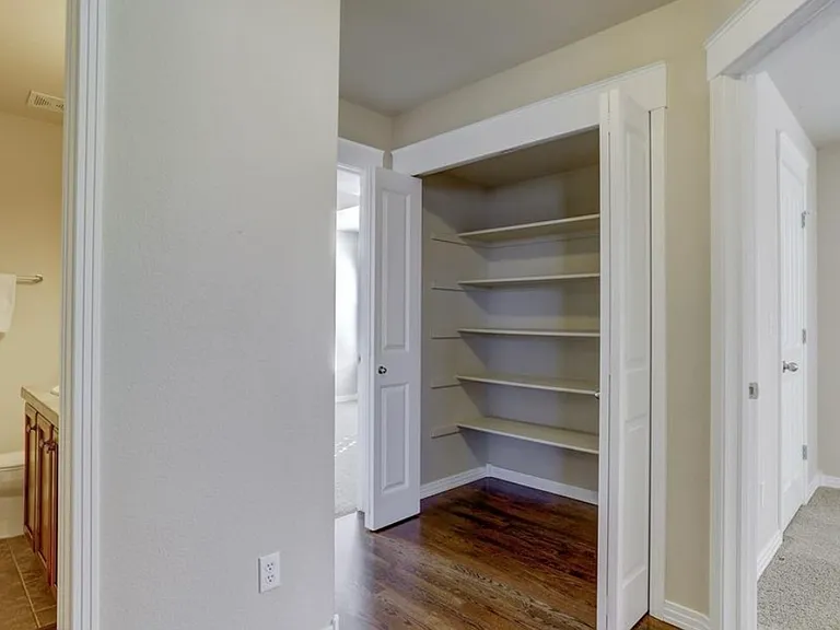 3177 Geneva Ct — Photo 15