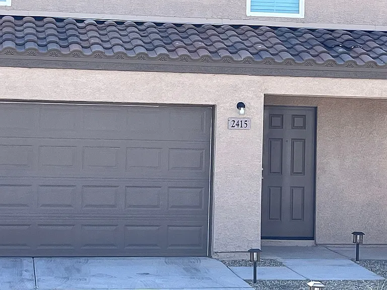 2415 Village Dr — Photo 44