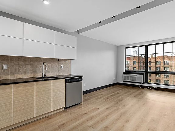 5th image of 88 Linden Blvd #4J