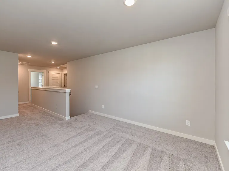 728 Mickelson Way — Photo 31