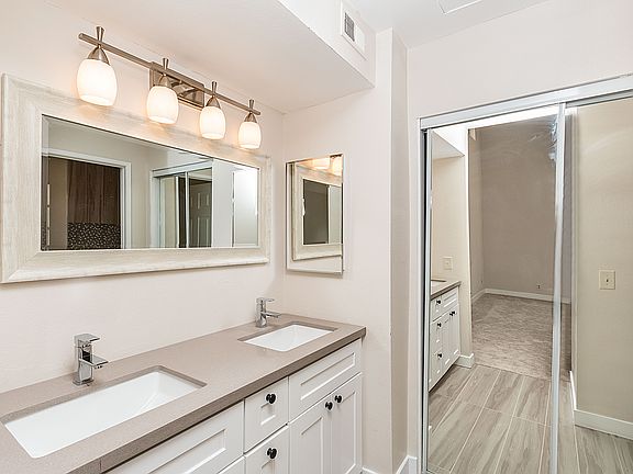 5th image of 20235 Keswick St Unit 1