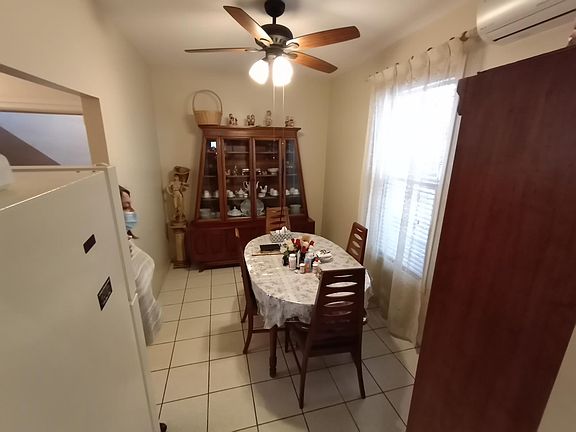 2nd image of 132 Bay 28th St APT 1