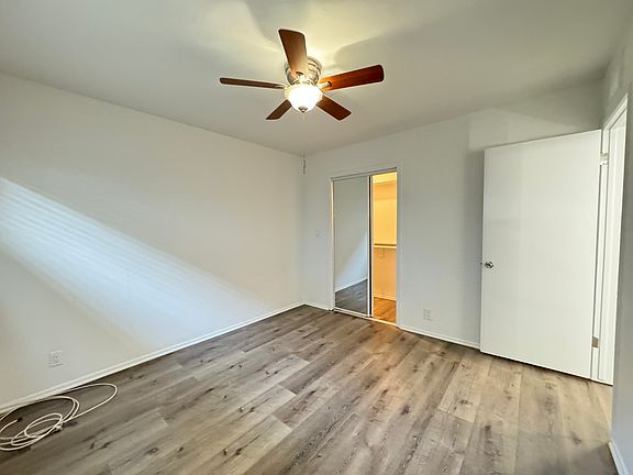 4th image of 5725 Vineland Ave #25-12