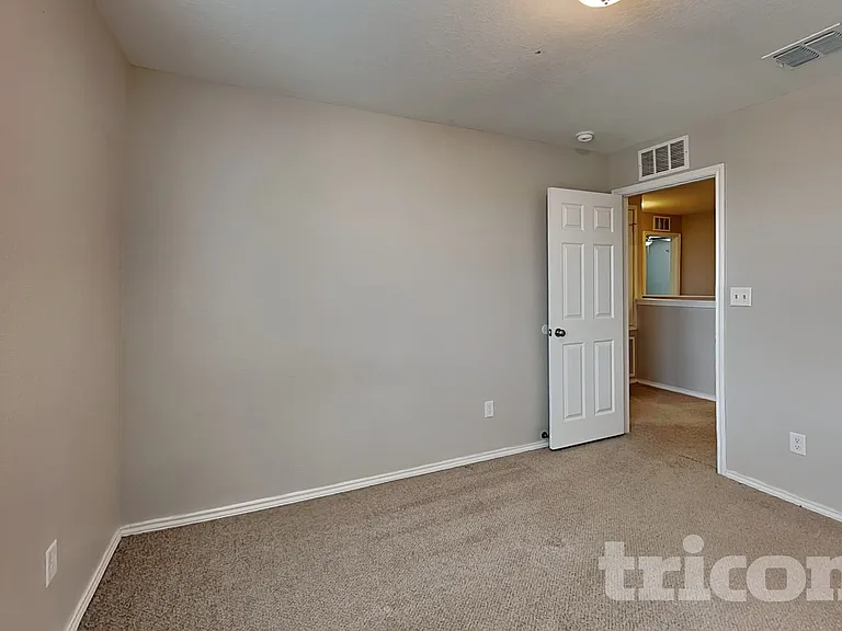 10718 Castello Cyn — Photo 11