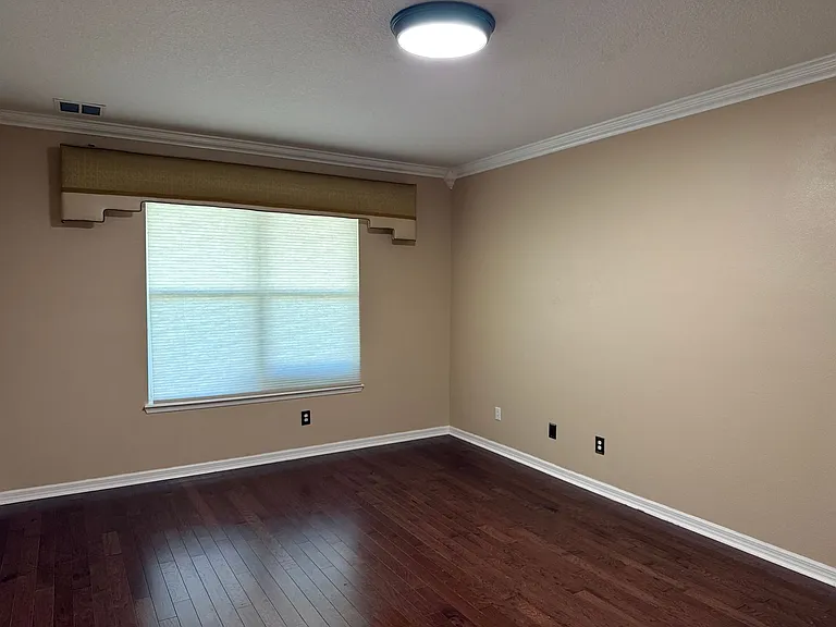 2478 Linkwood Ave — Photo 9