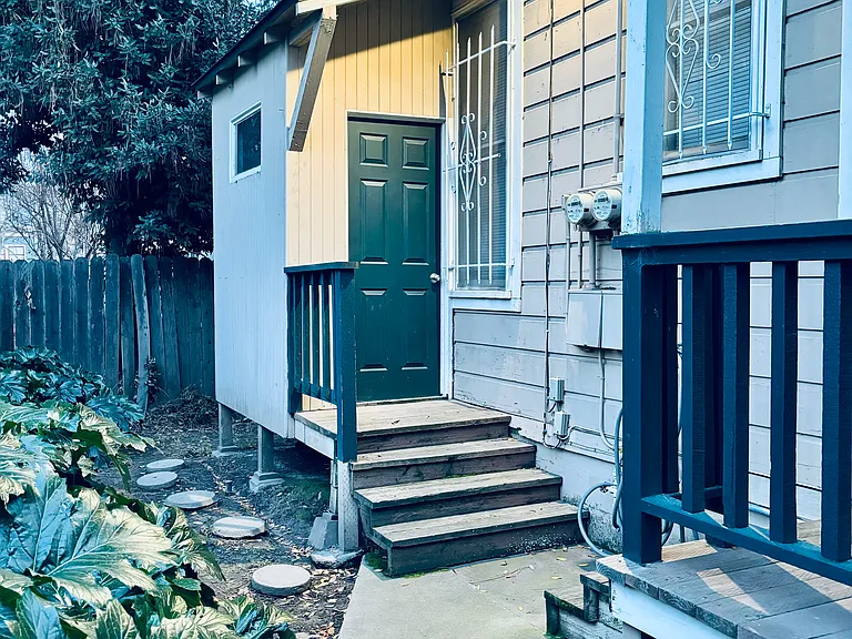1709 Q St #1/2 — Photo 9