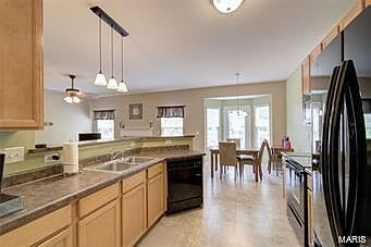 2nd image of 489 Parkgate Dr