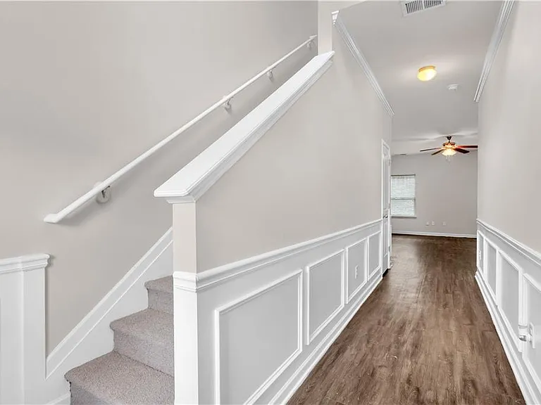 4488 Ravenwood Dr — Photo 2