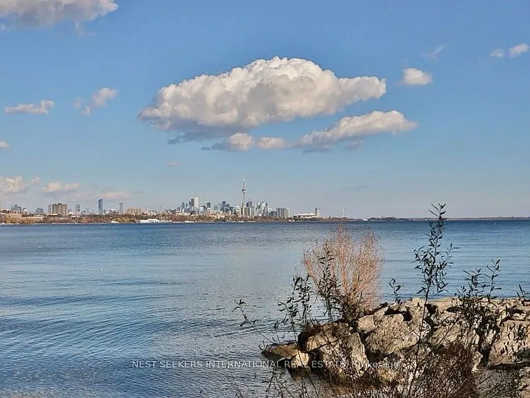20 Shore Breeze Dr #403 — Photo 15