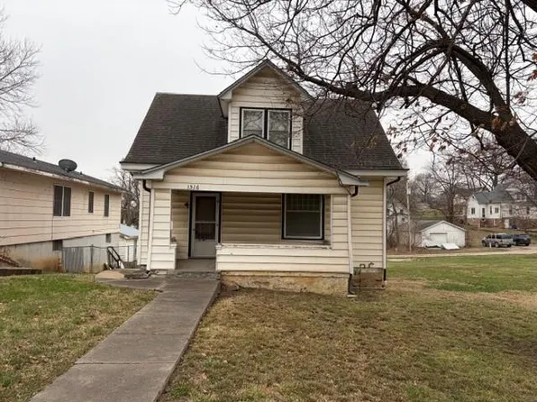 1516 Santa Fe St, Atchison, KS 66041