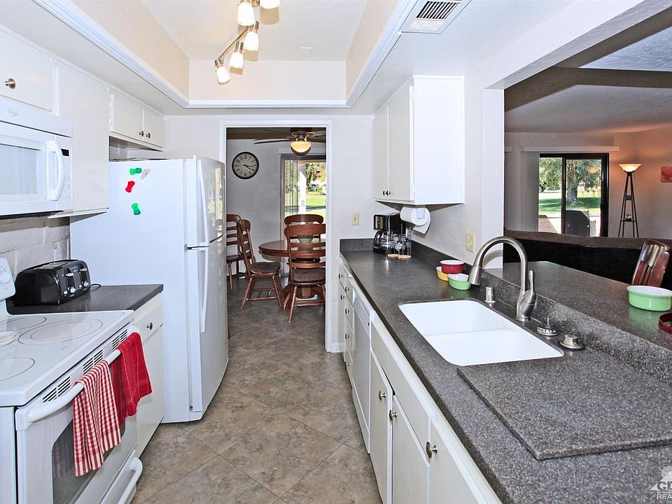 2nd image of 68528 Paseo Real