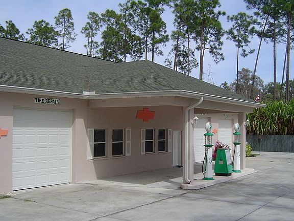 2nd image of 5939 Golden Oaks Ln