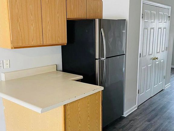 5th image of 3219 Moseley Dr #B