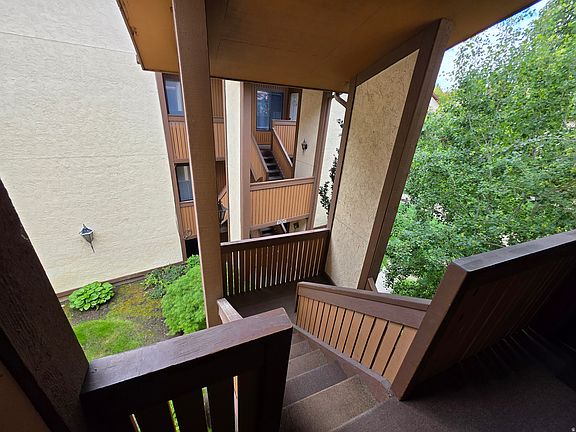 4th image of 6852 S Countrywoods Cir E #5D