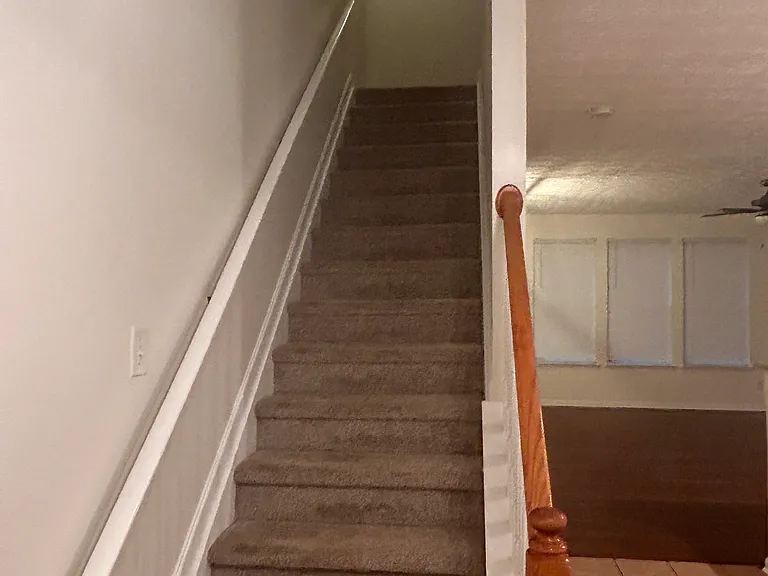 1501 Paramount Ln — Photo 9