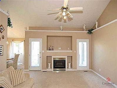 4th image of 452 Karen Dr