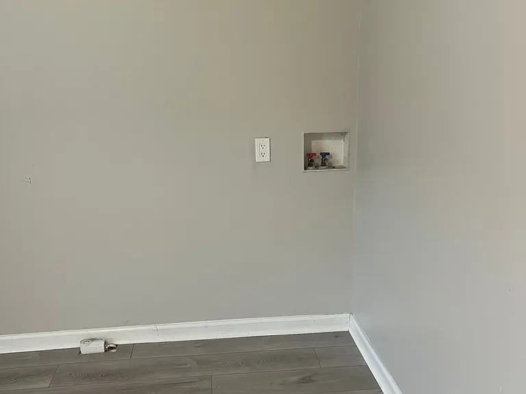 1133 Railroad Dr — Photo 6