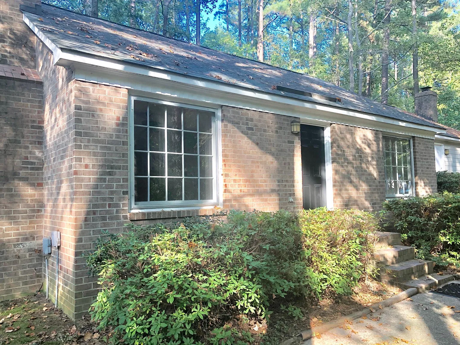 737 Branniff Dr — Photo 2